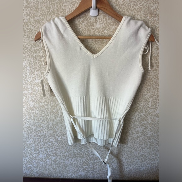 XOXO crop top / tie shoulders. Juniors size  large. - Picture 5 of 7